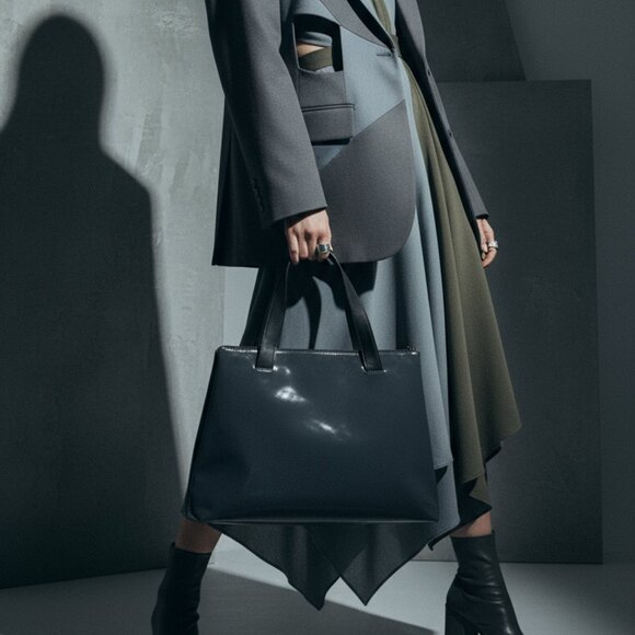 Prada Vintage Patent Leather Bag – Perfect for laptop - Picture 1 of 7